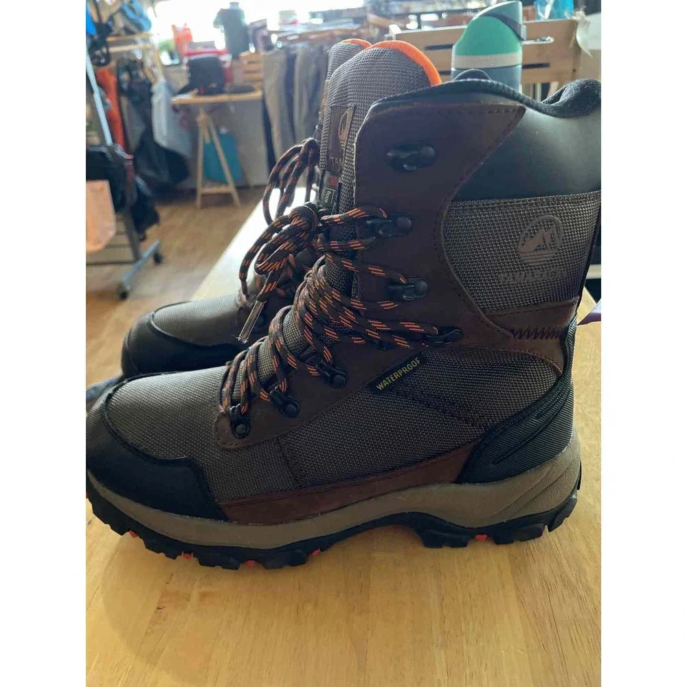 10 Tamarack Men's Hiking Boots